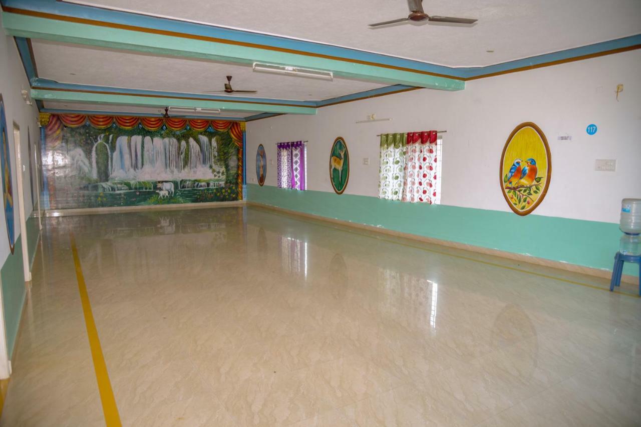 Mahathi Resort And Spa Yelagiri Extérieur photo